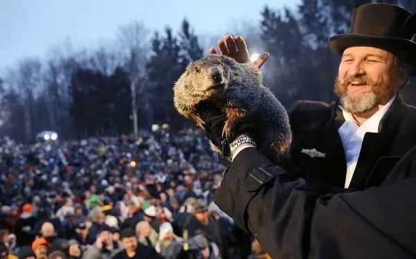 Groundhog in US Predicts Early Spring