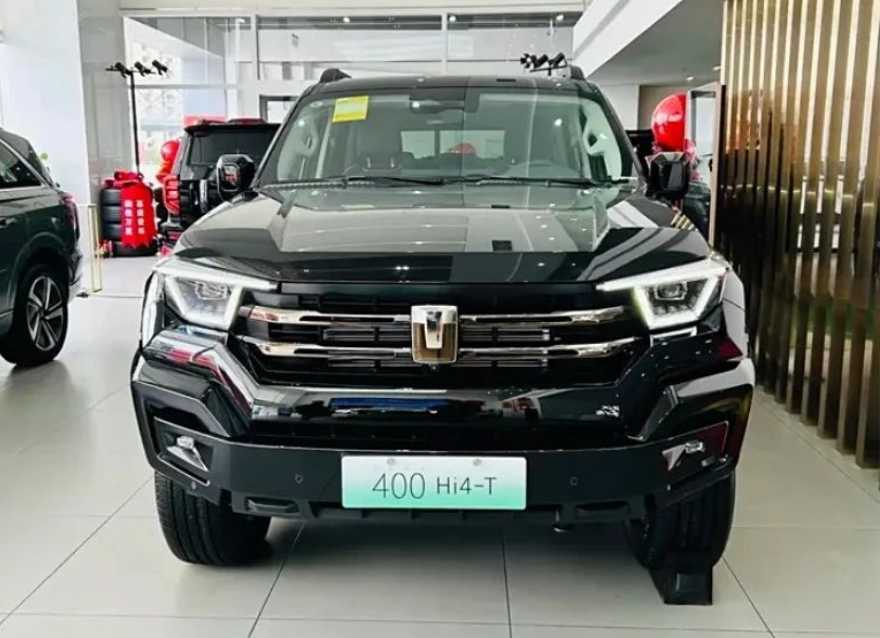 Tank 400 Hi4-T: The Epitome of Hardcore Off-Roading