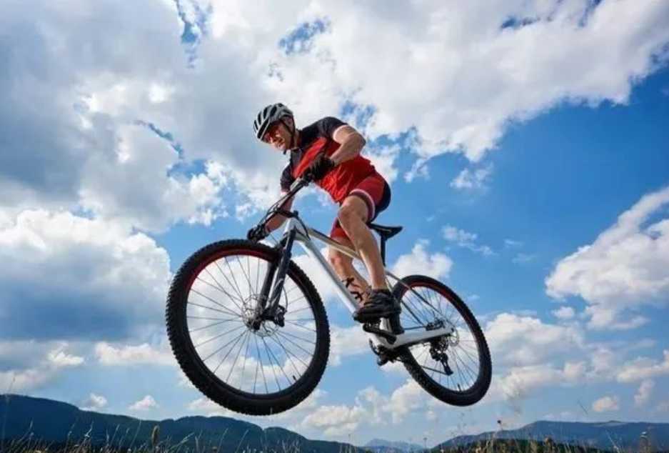 Fly Bikes: No Longer Sci-Fi—British Inventors Make Them a Reality